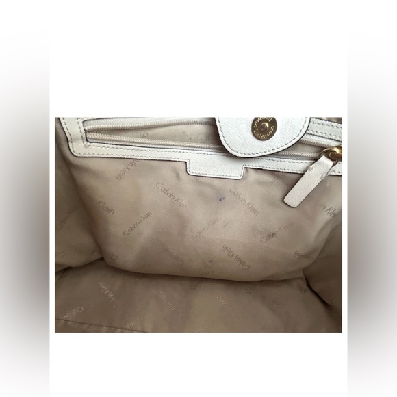 Calvin Klein Tan/White/Brown with gold Hardware Shoulder Bag - Picture 5 of 11